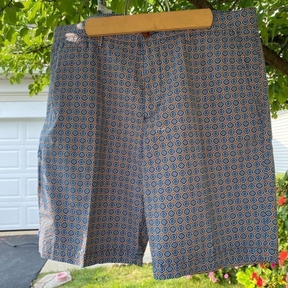 Penguin Classic fit small print shorts. - Picture 7 of 9